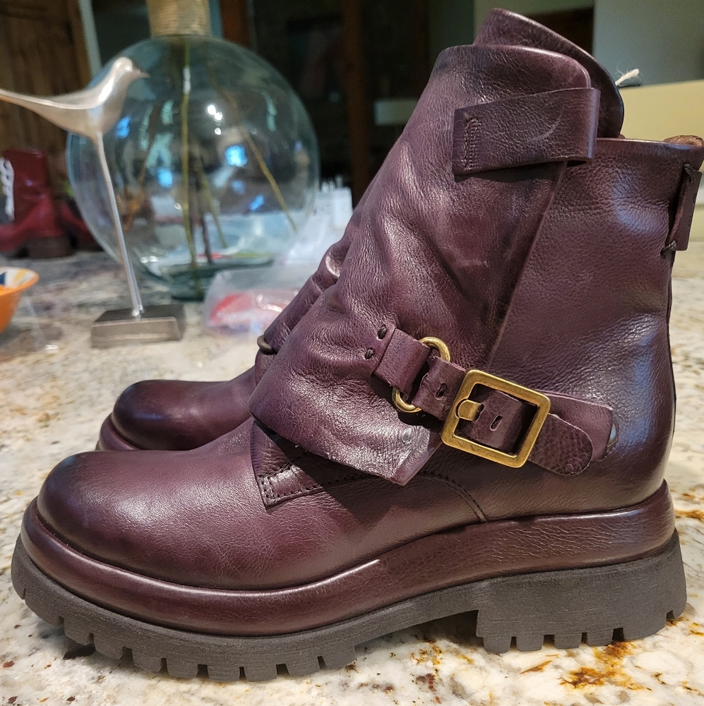 New In Box A.S.98 DRAKIE Purple Leather Ankle Boots with Buckle 40